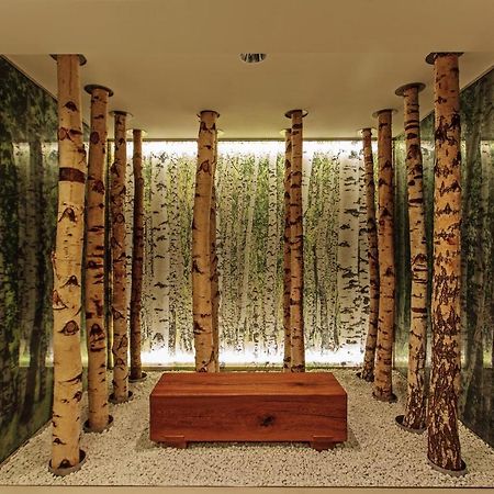 Steigenberger Airport Hotel Berlin Schoenefeld Exterior photo "The forest is my home"